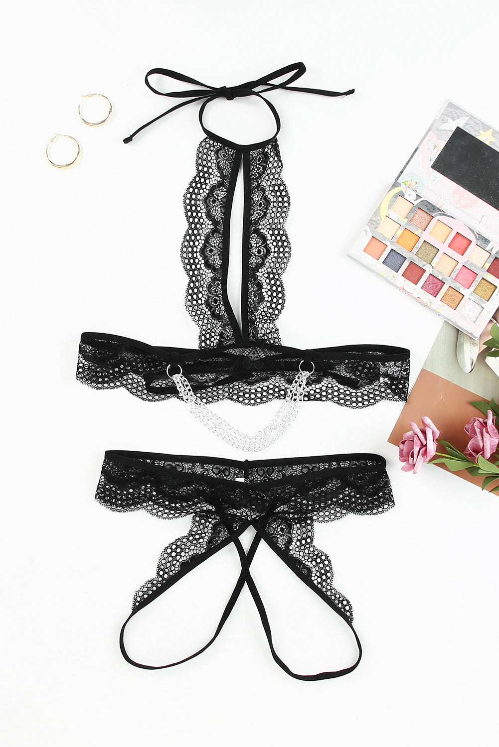 2pcs Lace Open Cut Chain Decor Lingerie Set