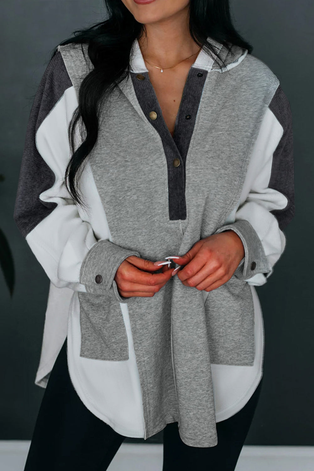 Green Color Block Exposed Seam Buttoned Neckline Hoodie