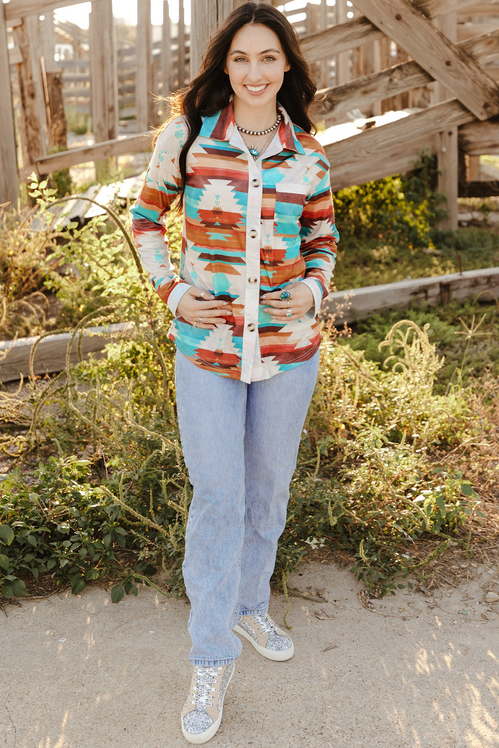 Chemise à manches longues avec poche boutonnée et imprimé aztèque multicolore