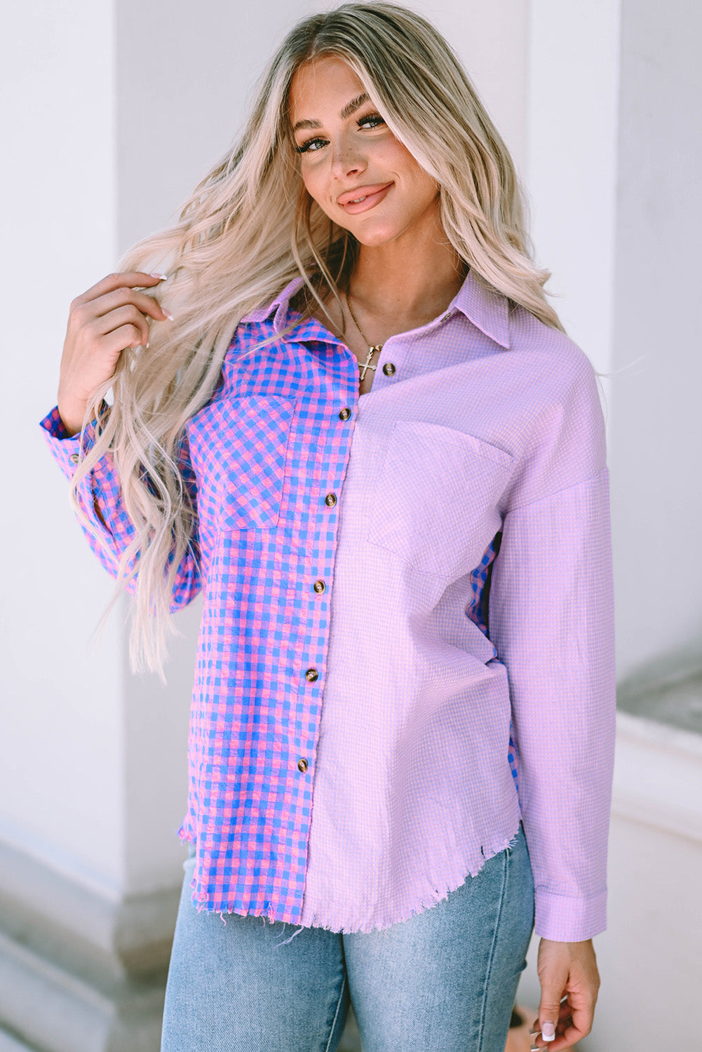 Chemise violette boutonnée à manches longues et poche poitrine à carreaux mélangés