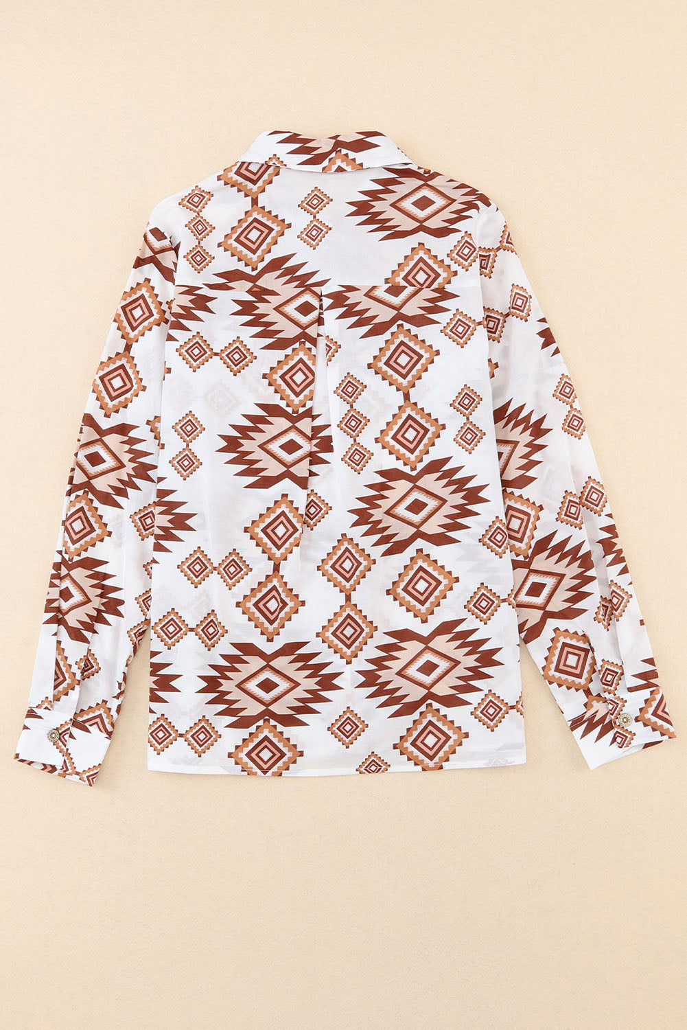 Chemise blanche à motif aztèque occidental et poche à rabat boutonné