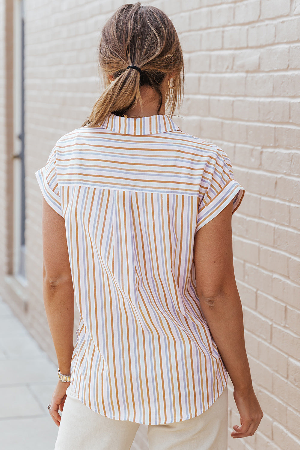 Chemise boutonnée à manches courtes à rayures multicolores 