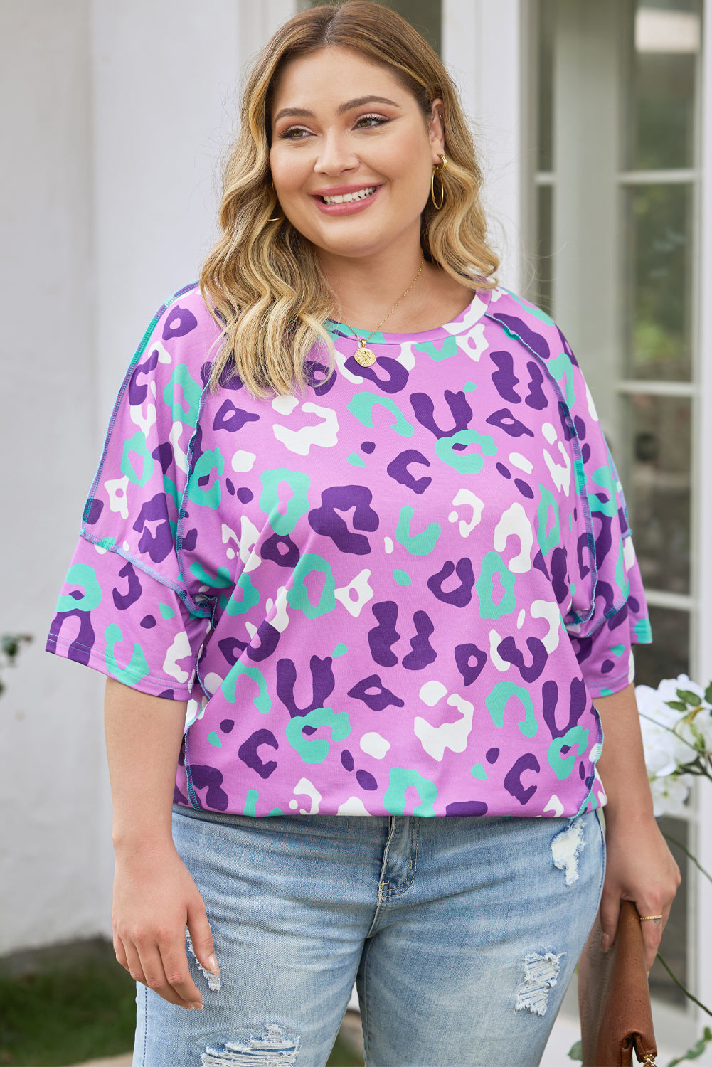 Leopard Kiss Print Plus Size Short Sleeve Tee