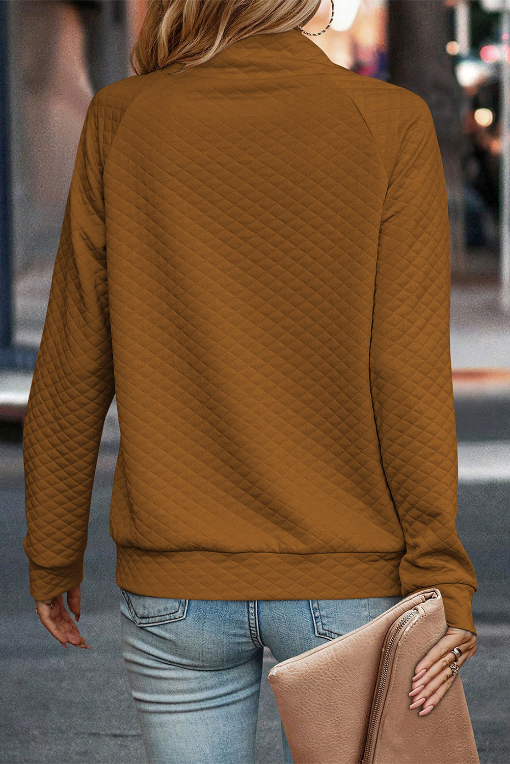 Sweat-shirt marron à carreaux et manches raglan