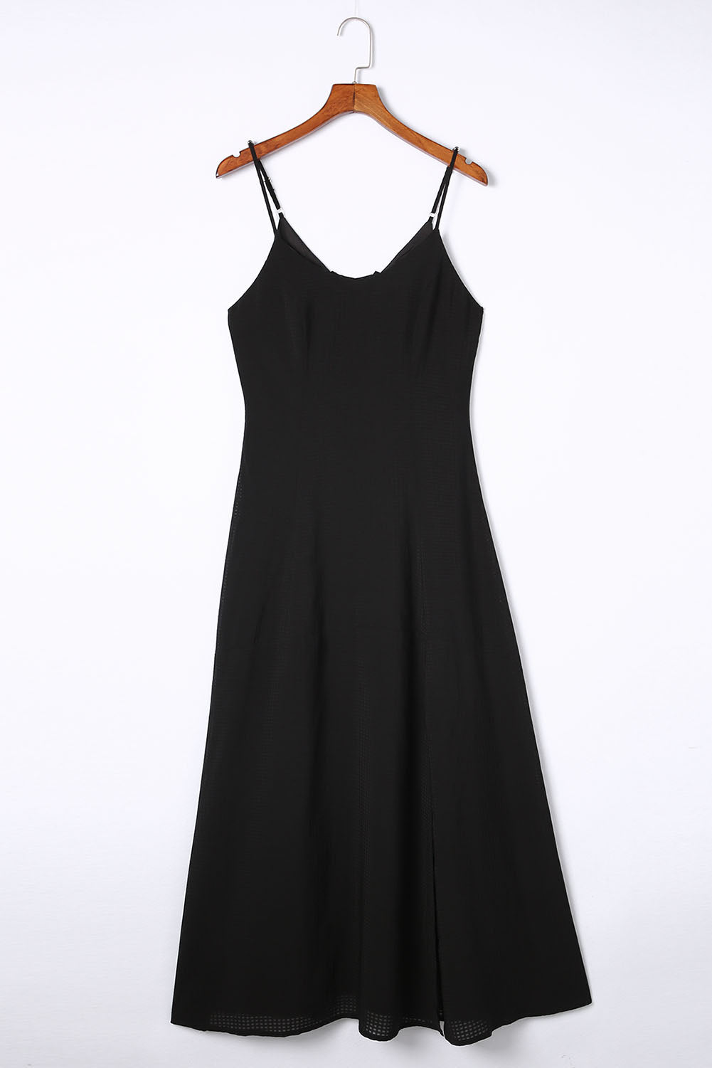 Robe longue noire à bretelles fines et lacets dans le dos