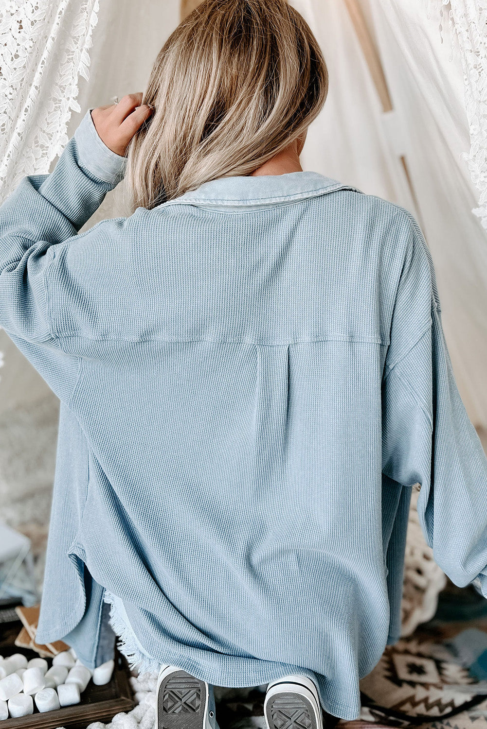 Veste boutonnée avec poches en tricot gaufré bleu ciel