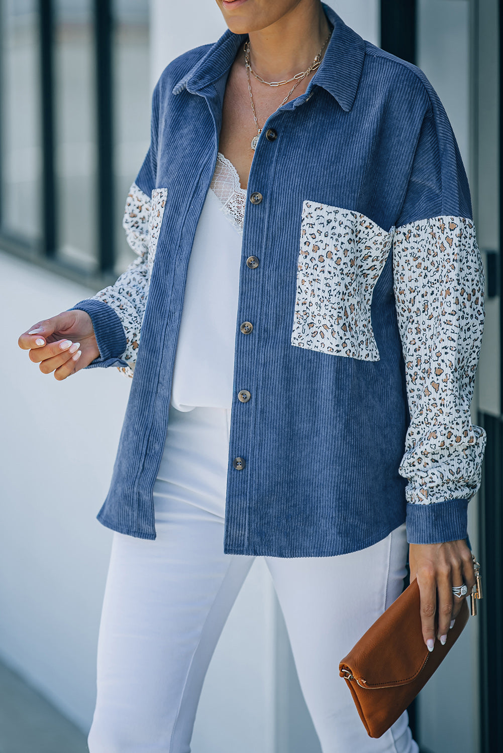 Veste chemise boutonnée en velours côtelé marron léopard