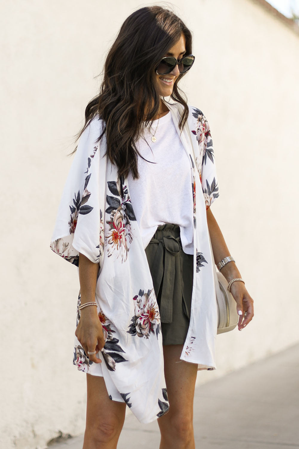 Kimono d'été blanc à imprimé floral 