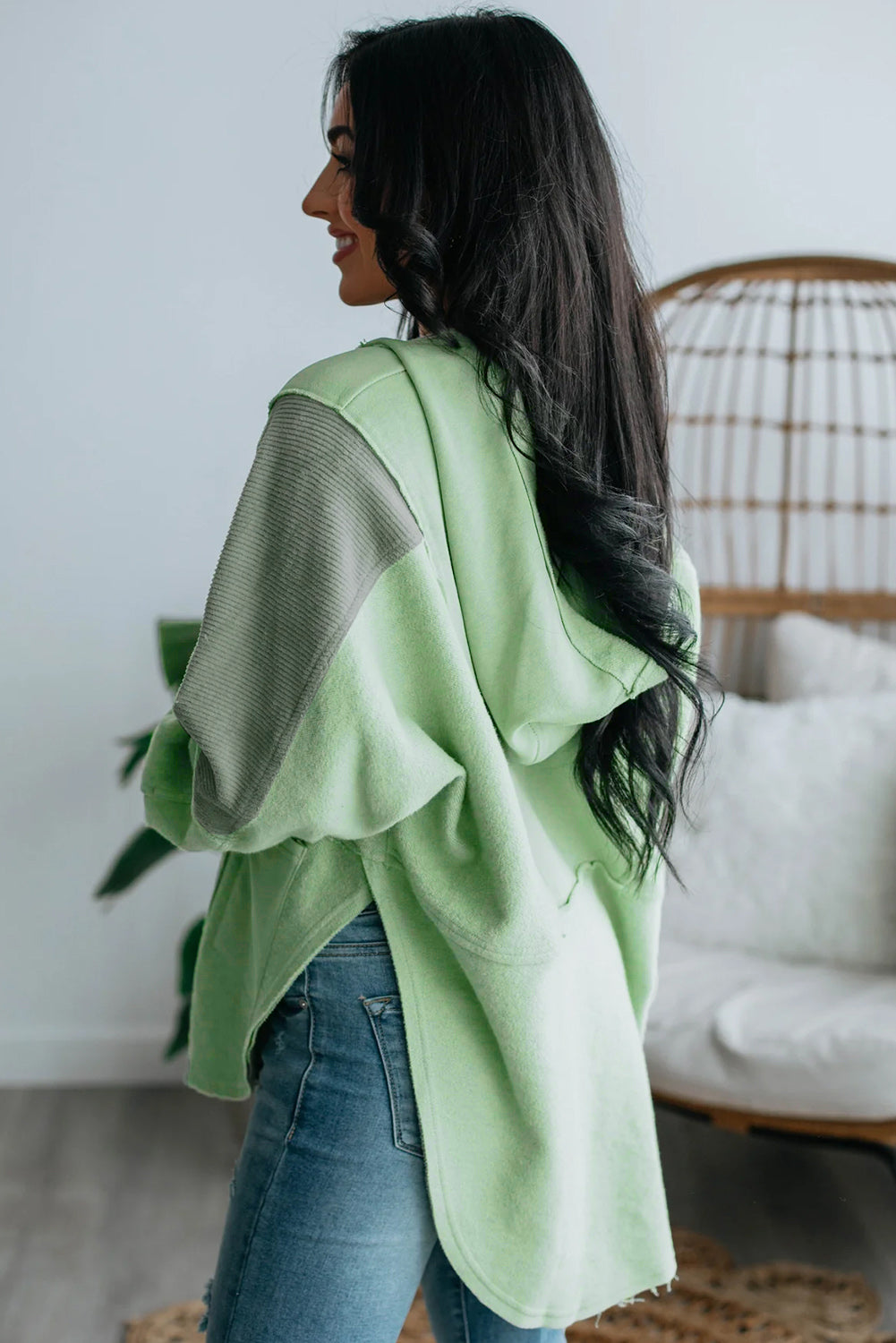 Green Color Block Exposed Seam Buttoned Neckline Hoodie