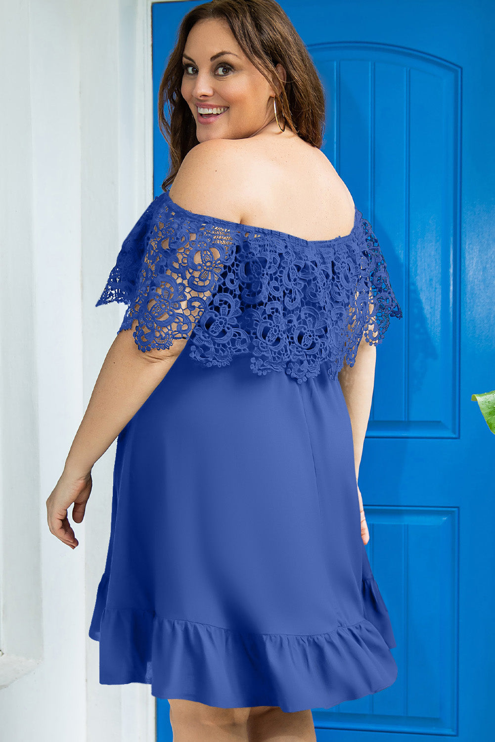 Robe bleue à épaules dénudées et manches en dentelle, grande taille