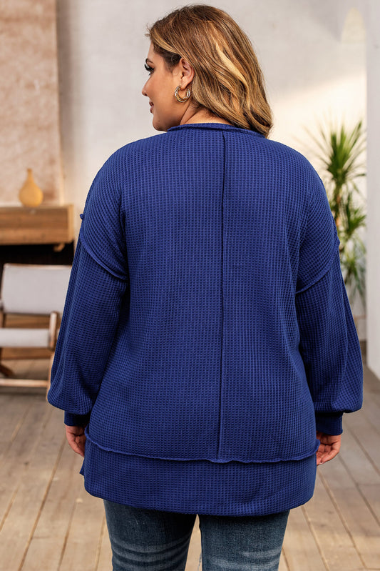 Haut surdimensionné bleu à coutures apparentes en tricot gaufré de grande taille