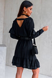 Robe noire à volants, col en V, dos découpé, taille élastique