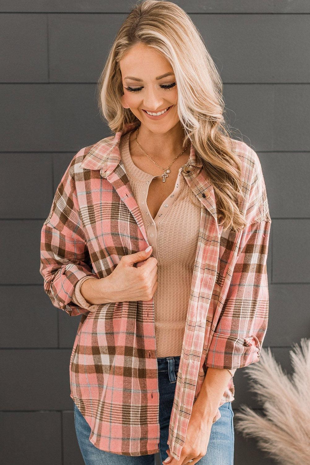 Drop Shoulder Rounded Hem Plaid Pattern Shirt