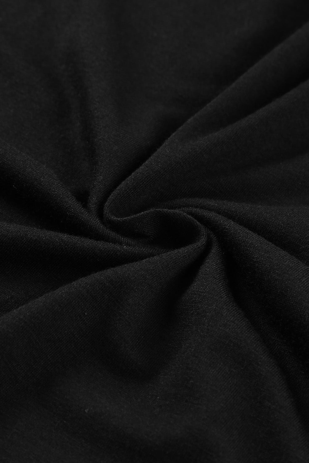 Robe caraco rayée noire à bretelles spaghetti avec ceinture