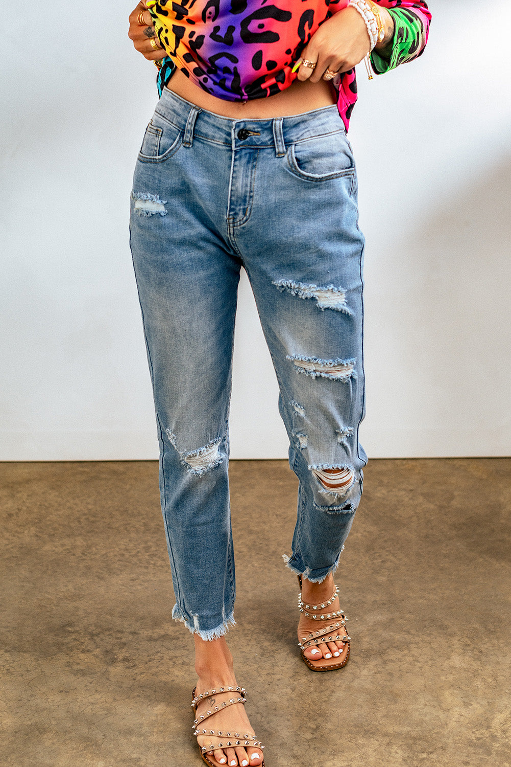 Pantalon en jean boyfriend bleu clair effet vieilli