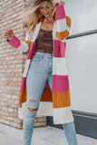 Cardigan long en tricot multicolore à blocs de couleurs ouvert sur le devant