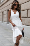 Robe longue blanche sans manches en dentelle au crochet et patchwork