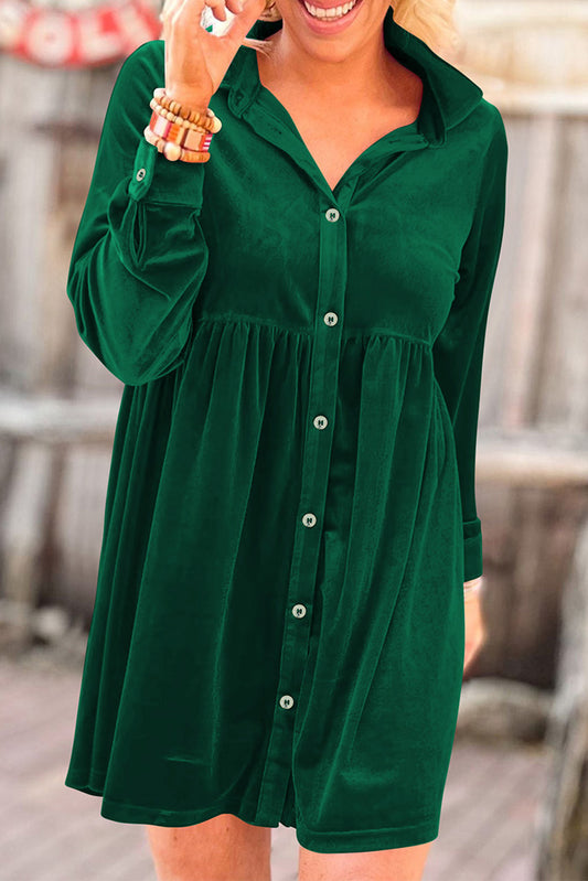 Robe boutonnée en velours à volants et manches longues verte