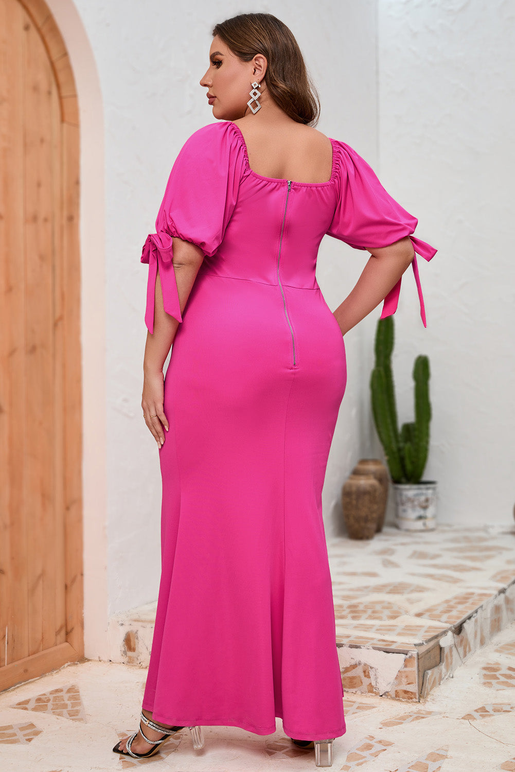 Robe longue noire avec nœud papillon et manches bouffantes, grande taille, fente haute