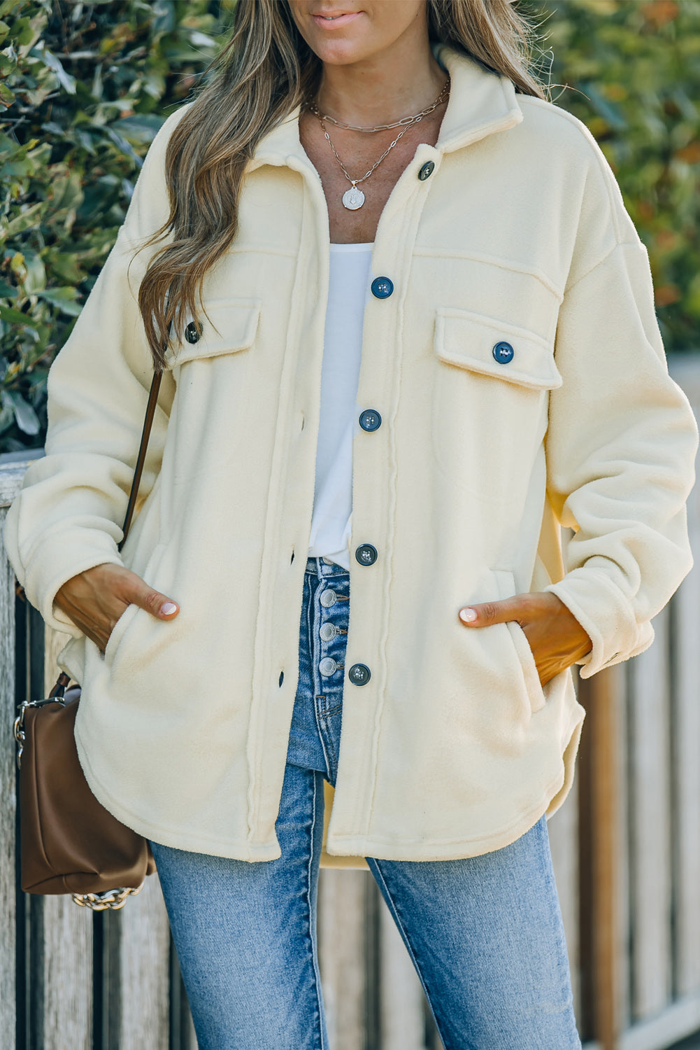 Veste chemise boutonnée à col rabattu