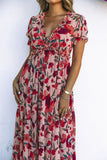 Robe longue à imprimé floral et volants à col en V et manches courtes rouge