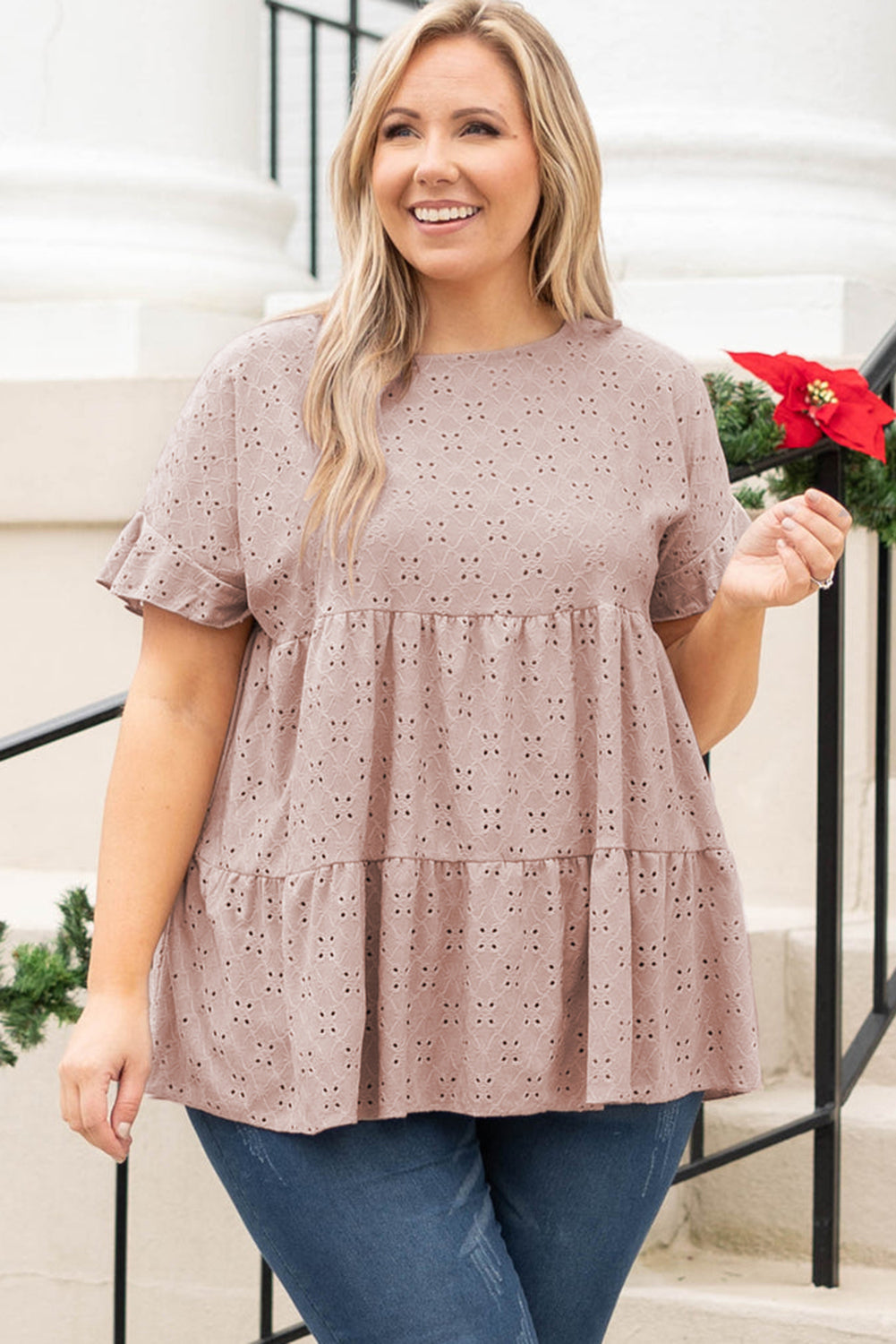 Haut babydoll rose à manches volantées et motif à œillets de grande taille