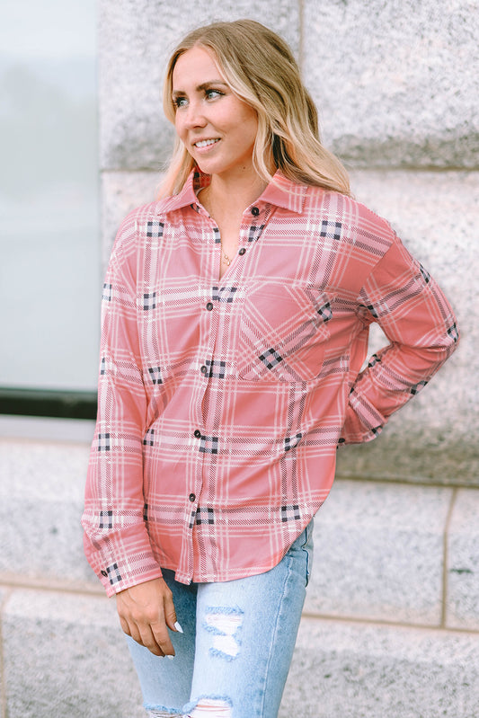 Chemise rose boutonnée sur le devant à imprimé écossais