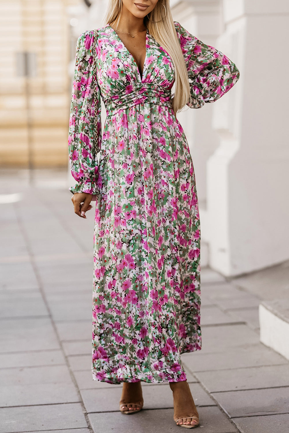 Robe longue à imprimé floral et col en V profond froncé à la taille cintrée vert