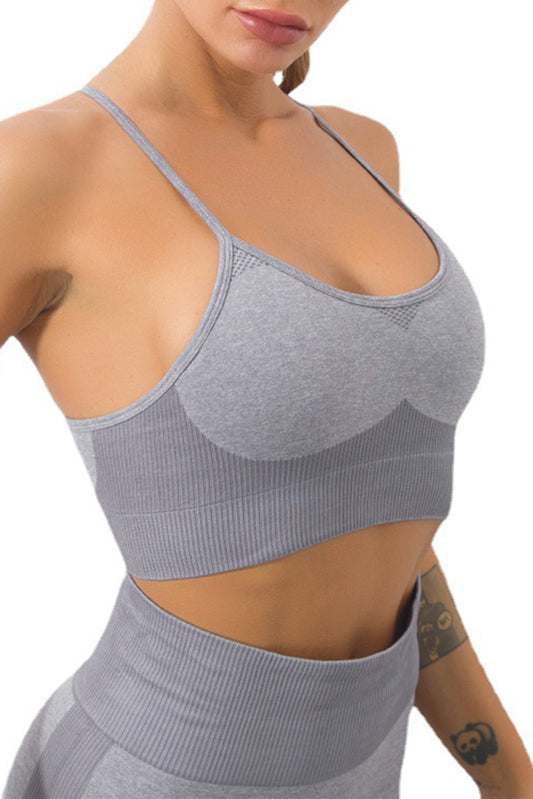 Soutien-gorge de sport gris à bretelles fines et bordures côtelées