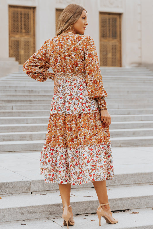 Robe orange à volants et patchwork floral mélangé