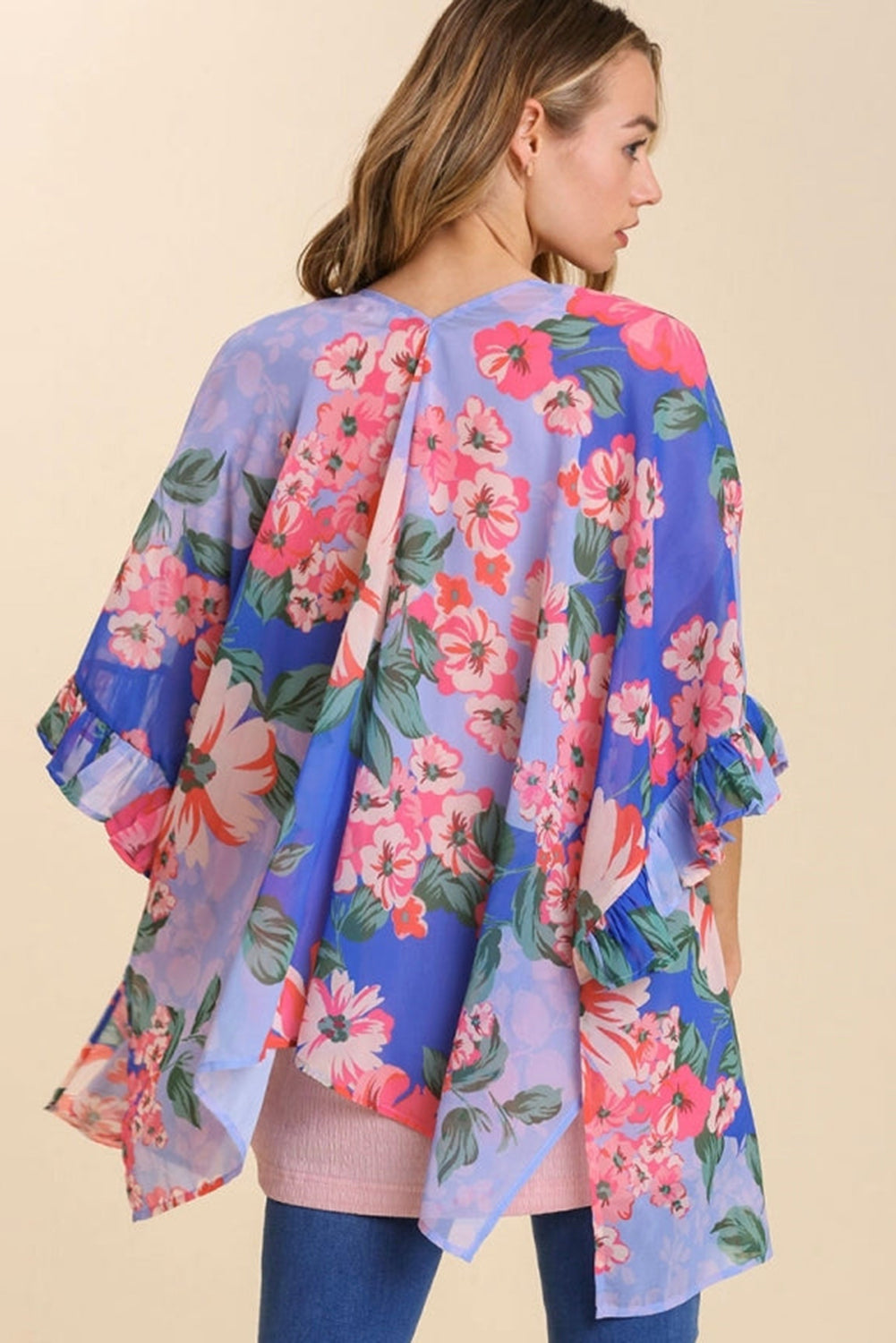 Kimono rose imprimé floral à volants et manches 3/4, coupe ample