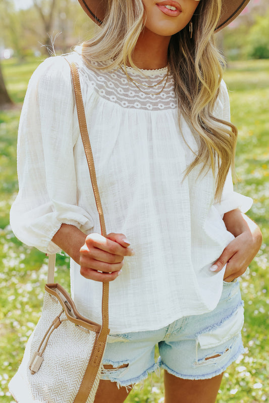 Blouse froncée contrastée en dentelle texturée blanche 