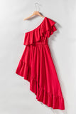 Robe longue rouge à une épaule et à volants, haute et basse