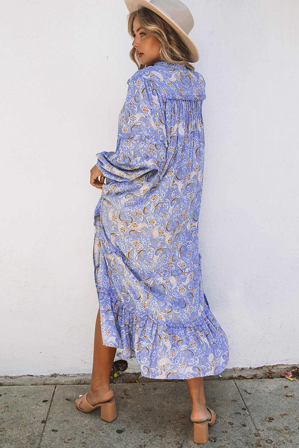 Robe longue caftan violet à volants et manches bouffantes à motif cachemire