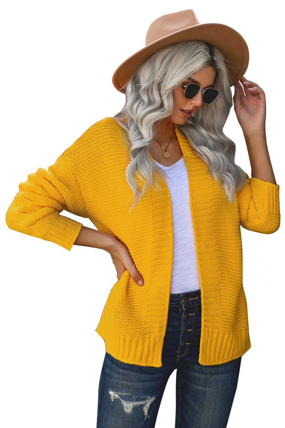 Cardigan jaune en grosse maille ouvert sur le devant