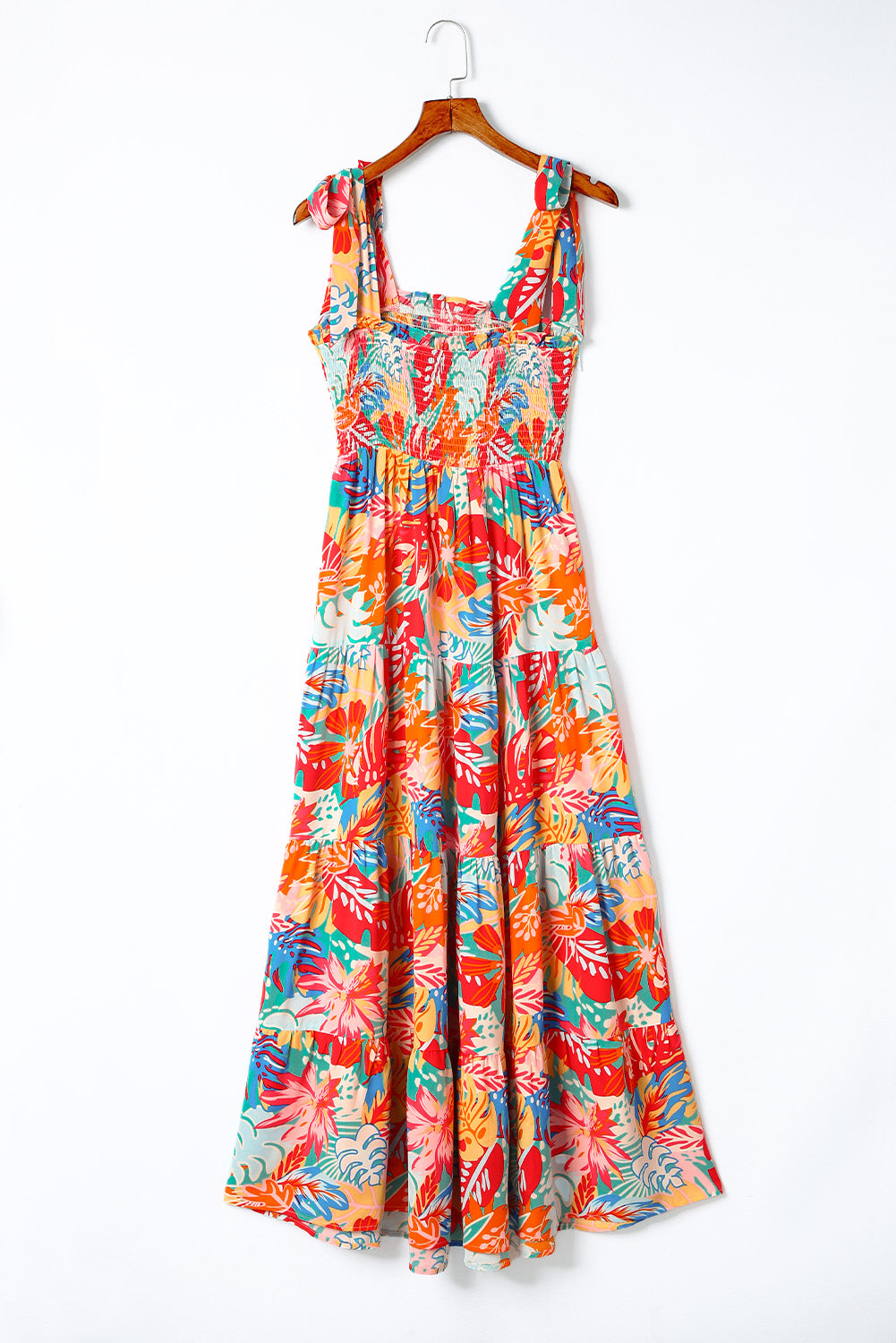 Robe longue multicolore à volants smockés et imprimé tropical vibrant