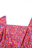 Robe fleurie de printemps rouge à col carré