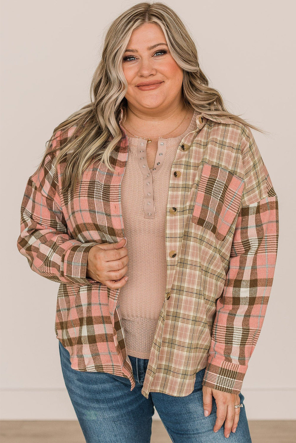 Drop Shoulder Rounded Hem Plaid Pattern Shirt