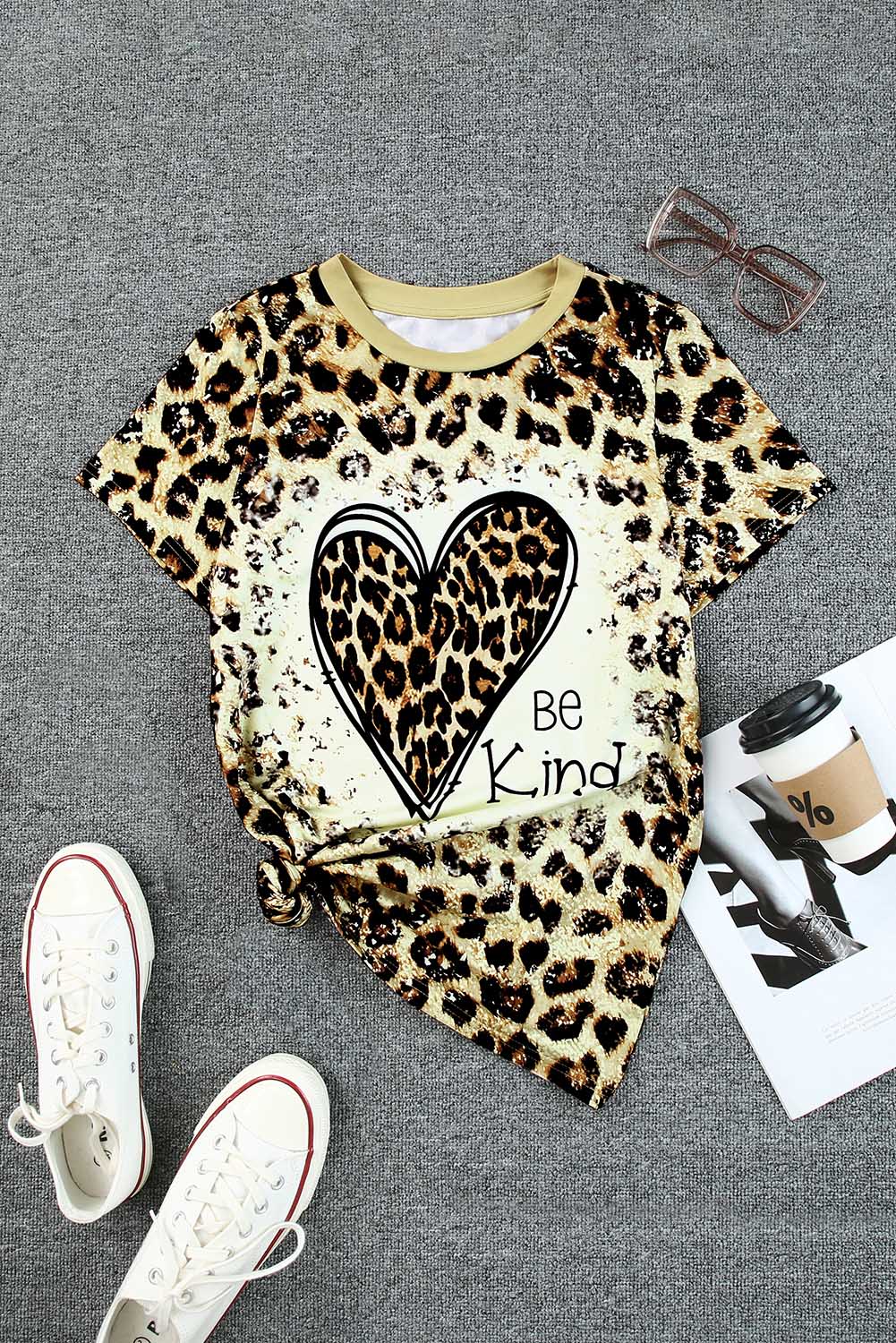 T-shirt à imprimé graphique Leopard Be Kind Heart 