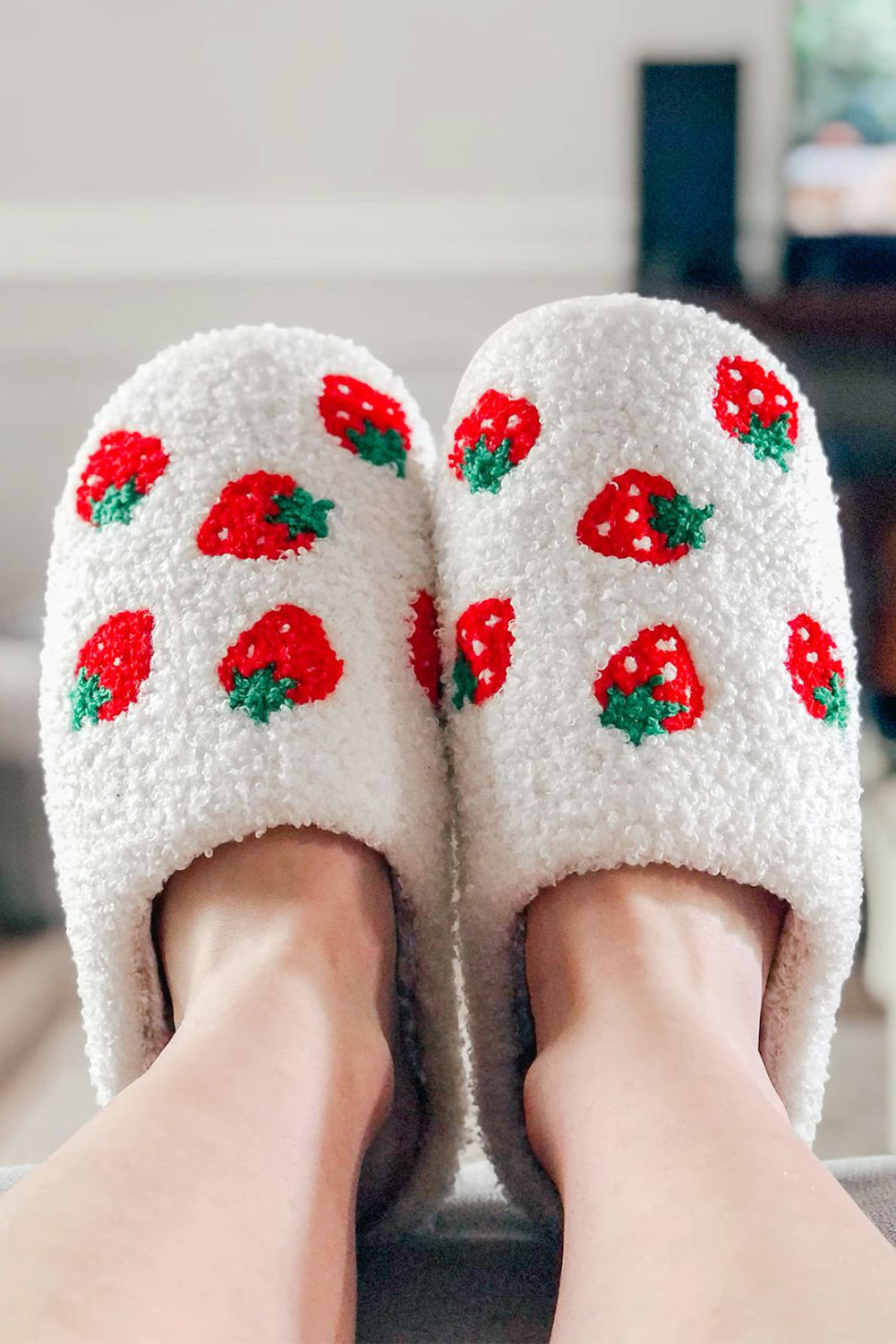 Cute Fuzzy Strawberry Pattern Home Slippers