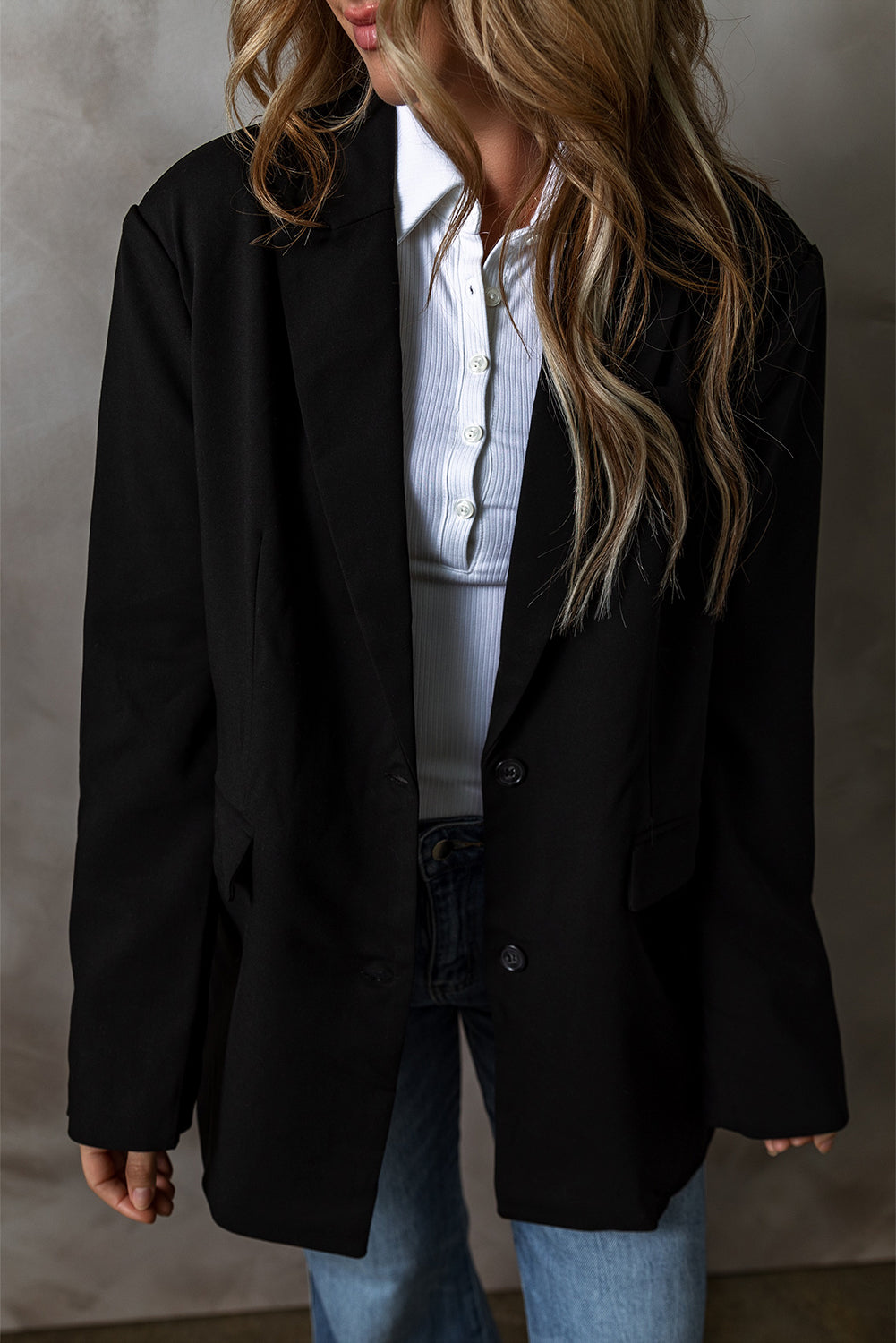 Black Lapel Flap Pocket Buttoned Blazer