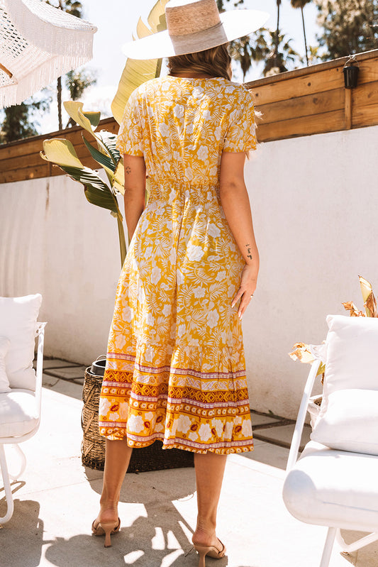 Robe midi jaune fleurie enveloppée à col en V et manches à volants