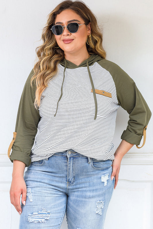 Sweat à capuche rayé vert avec poche boutonnée et manches raglan de grande taille