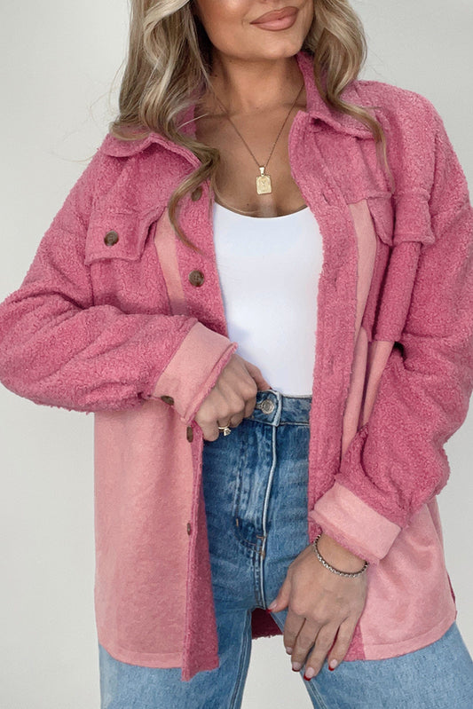 Veste sherpa rose avec poche à rabat boutonnée et color block