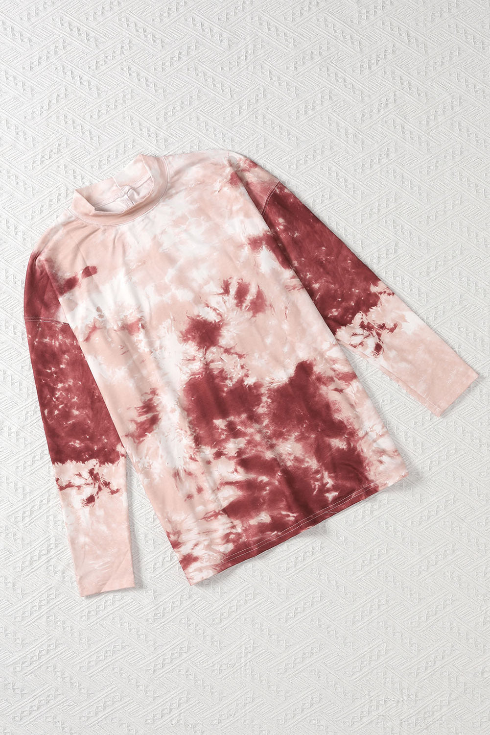 Haut à manches longues et col rond rouge tie-dye