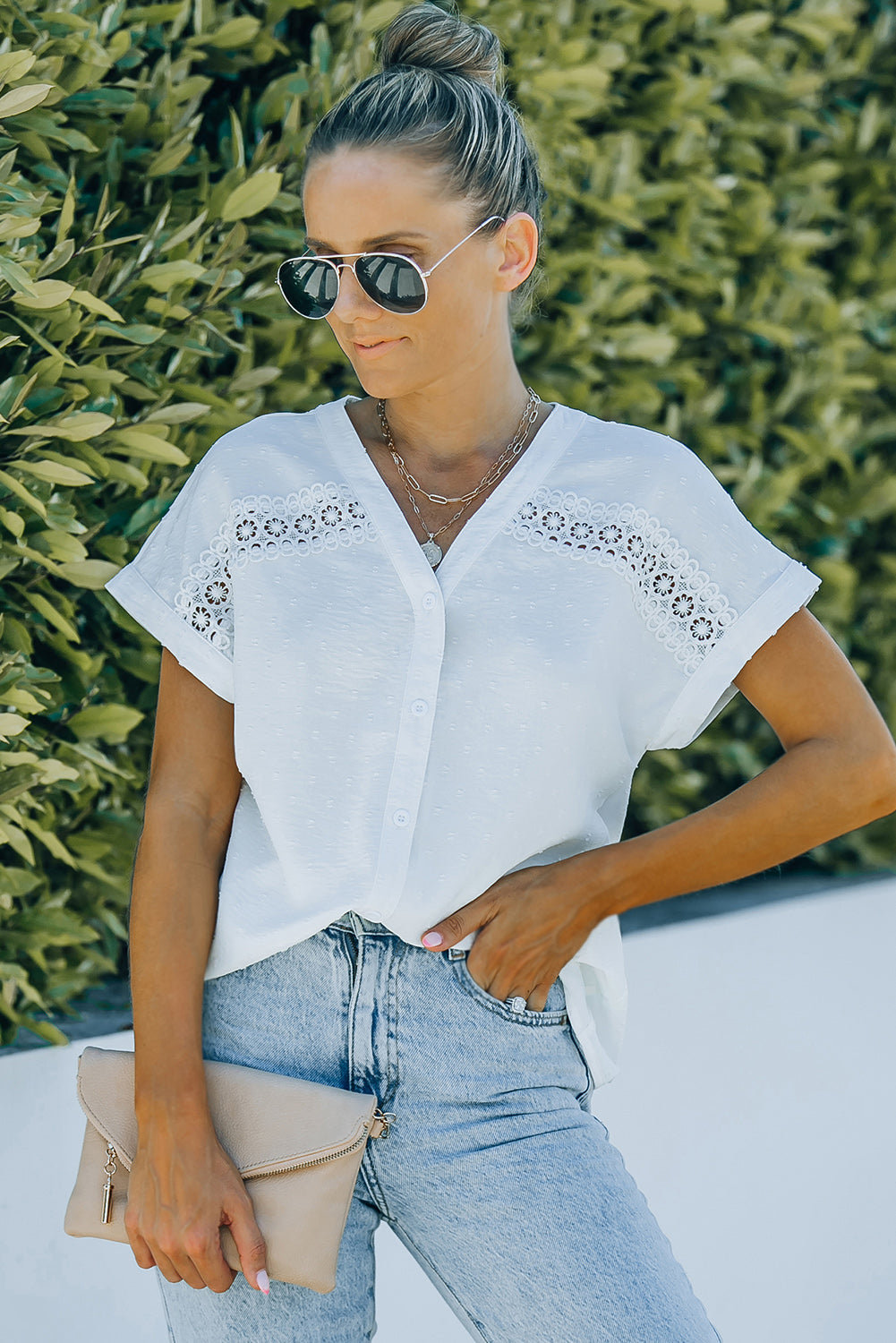 Chemise blanche à manches courtes boutonnée en dentelle à pois 