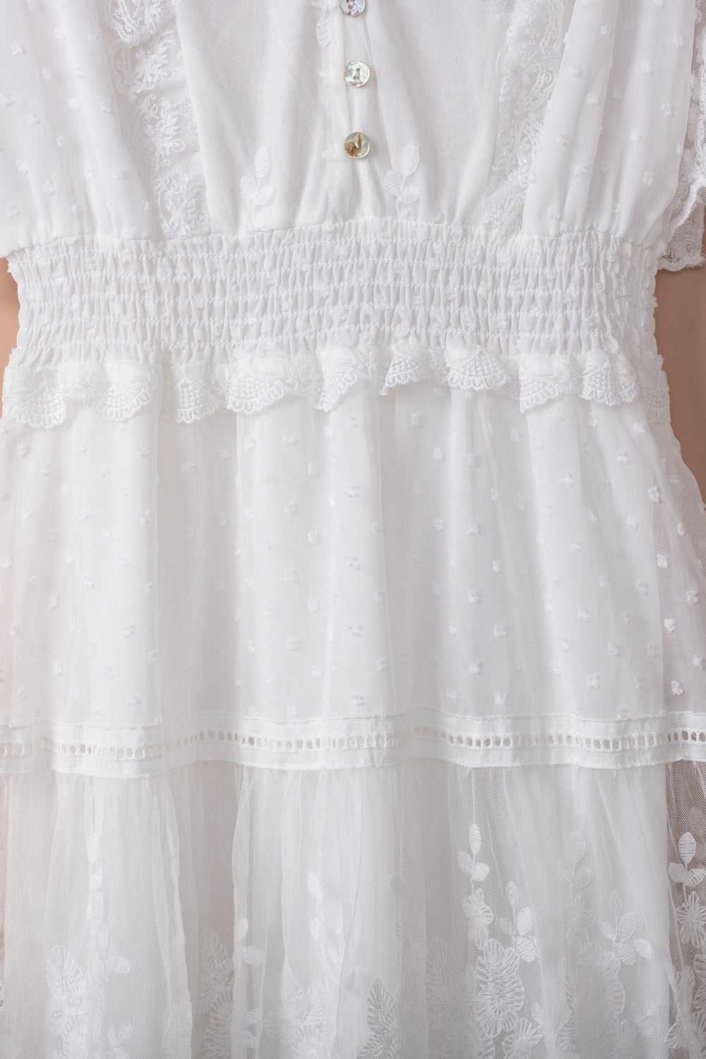 Robe en dentelle lumineuse Dawn