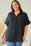 Chemise noire texturée froissée à manches courtes de grande taille