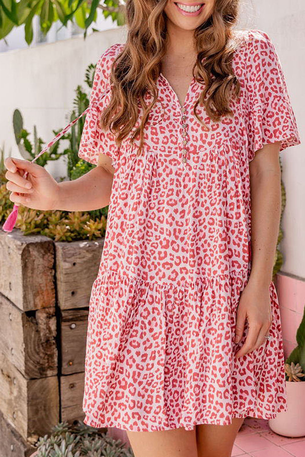 Robe courte léopard rose à manches flottantes