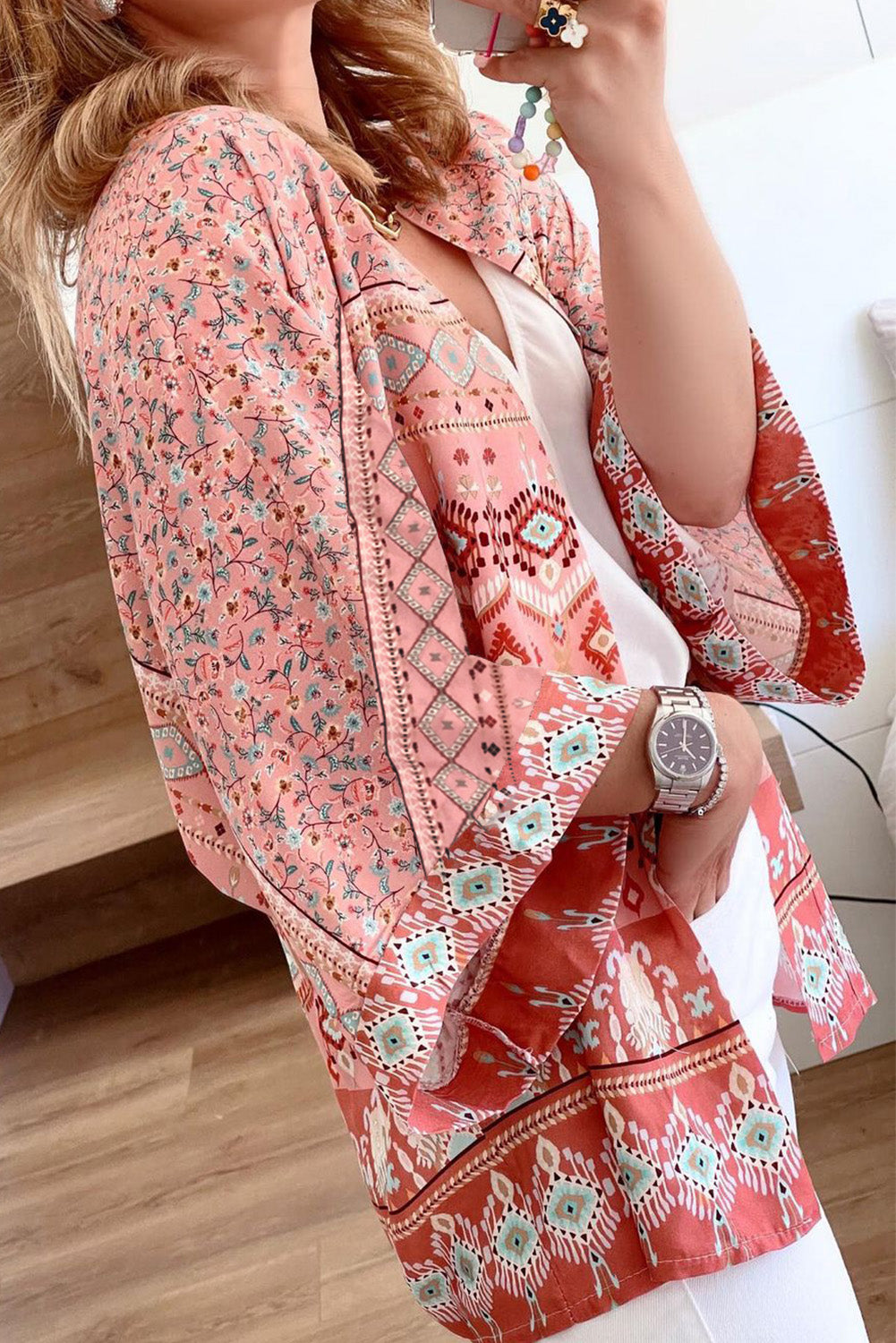 Kimono rose à imprimé floral aztèque, manches 3/4, ouvert sur le devant